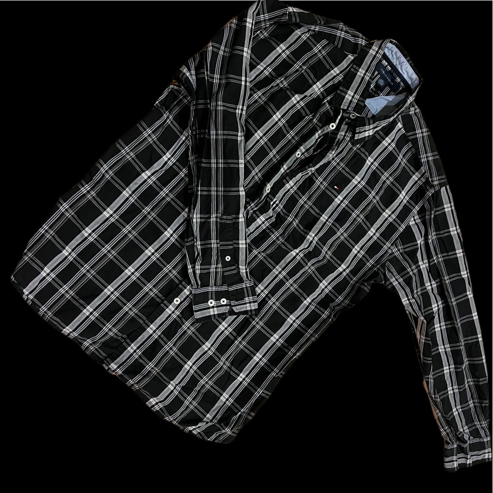 tommy hilfiger long sleeve button up dress shirt